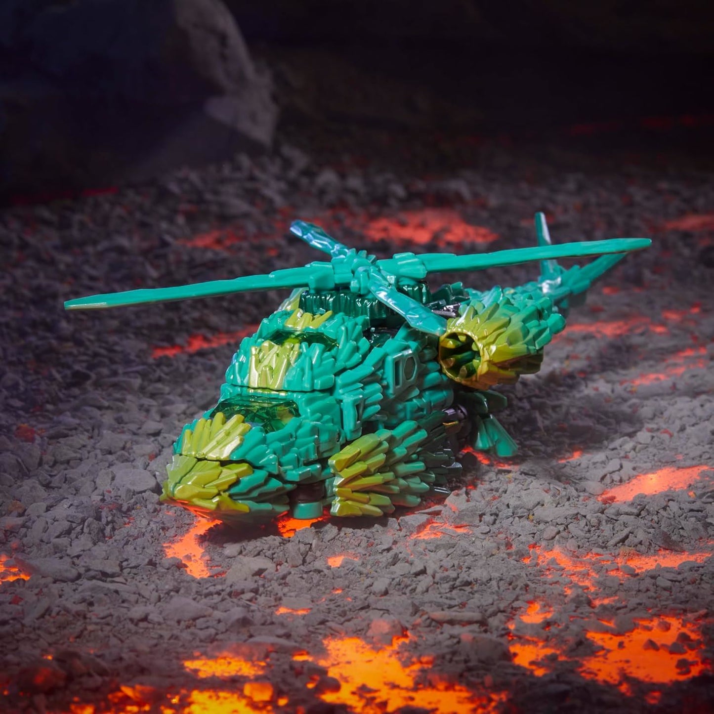 Deluxe Class Infernac Universe Shard (Armorizer) 8529 Action Figure (Takara TOMY / Transformers: Legacy United)