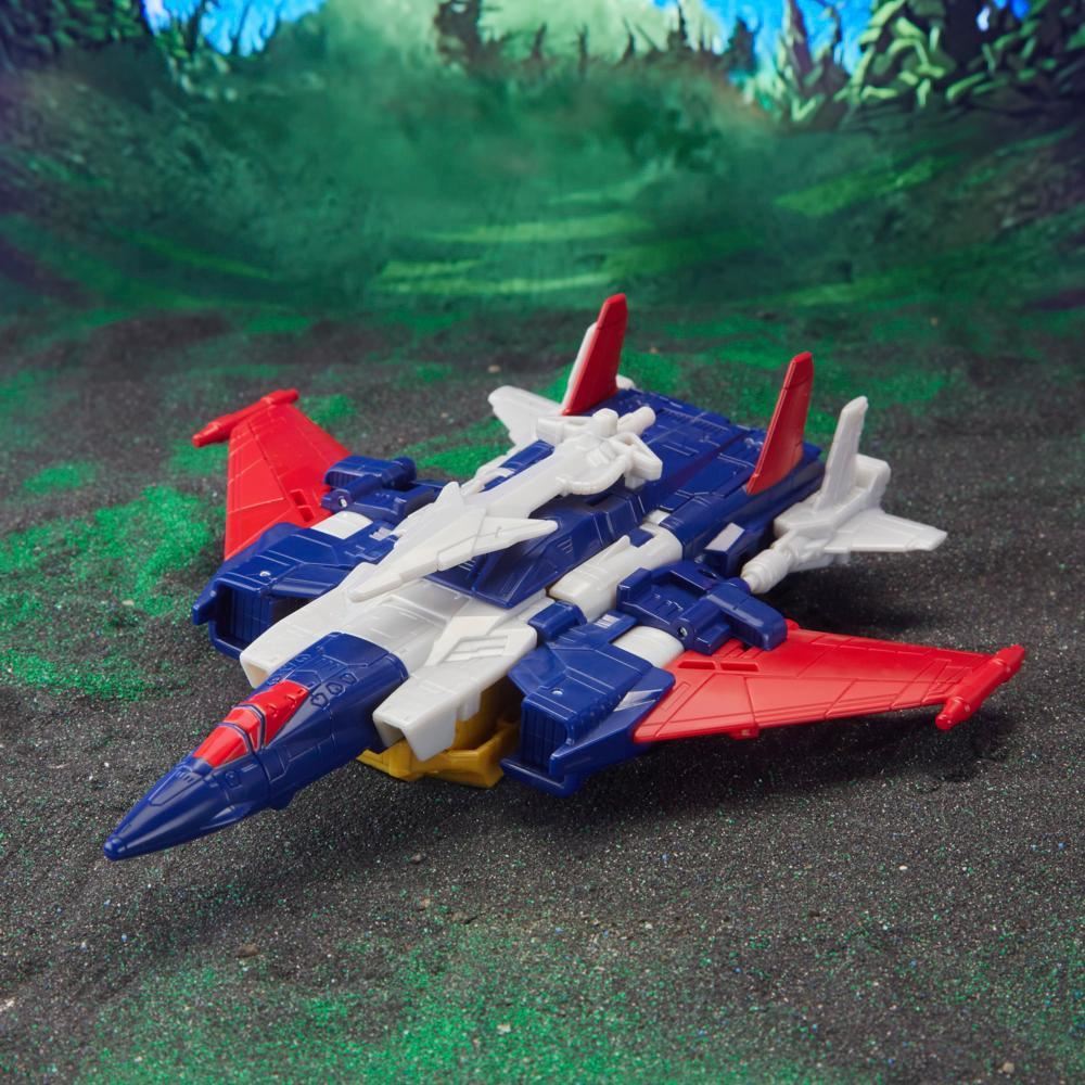 METALHAWK Voyager Class F7207 Action Figure (Takara TOMY / Transformers: Legacy Evolution)