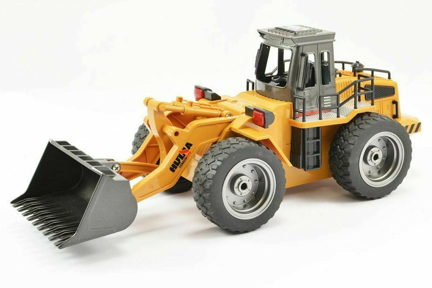 Huina CY1520 2.4G 6ch RC Bulldozer with Die Cast Bucket Construction Vehicle Toy