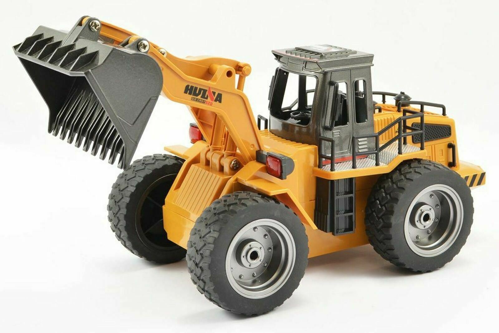 Huina CY1520 2.4G 6ch RC Bulldozer with Die Cast Bucket Construction Vehicle Toy
