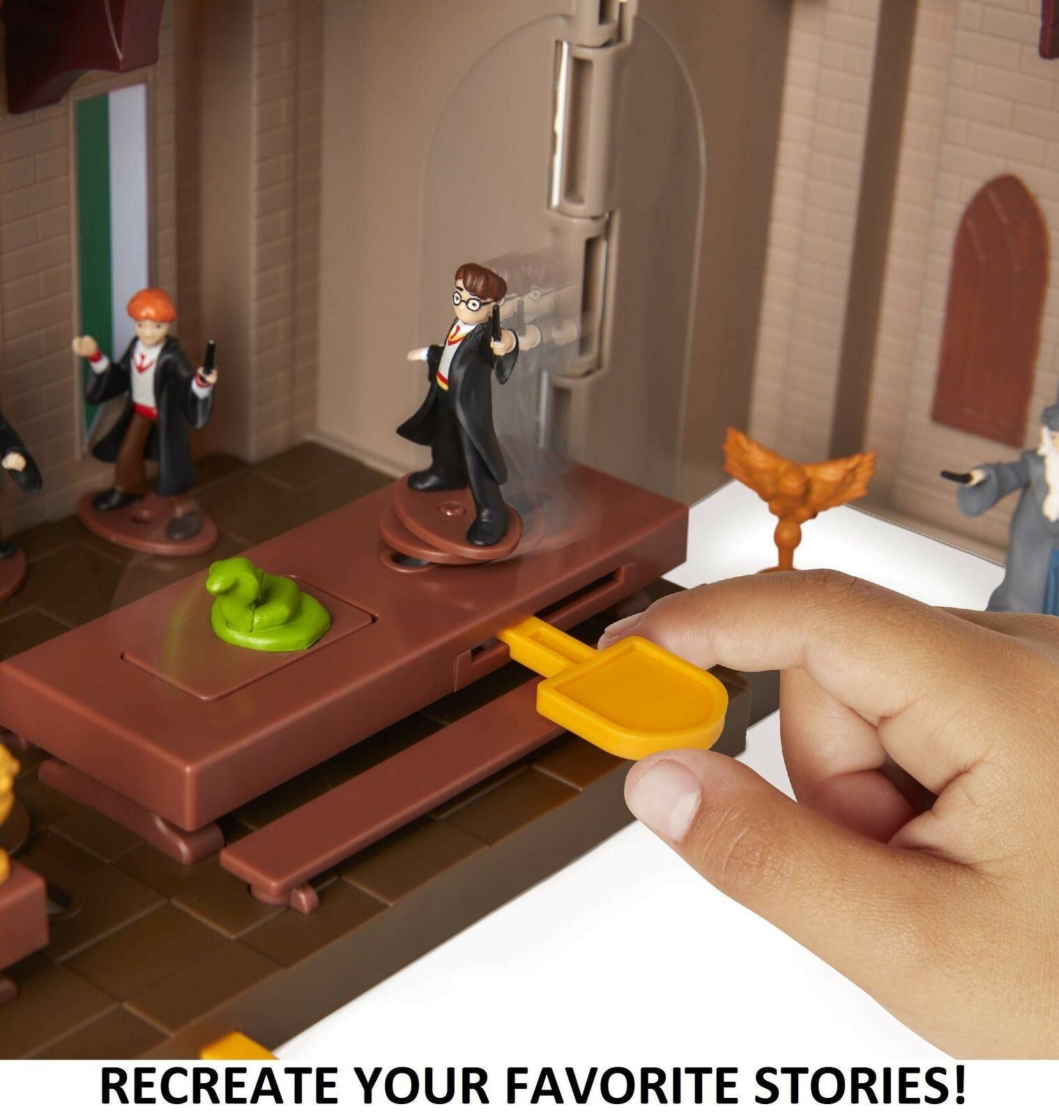 Harry Potter HOGWARTS GREAT HALL Mini Playset (5 Interactive Features, 4 Mini...